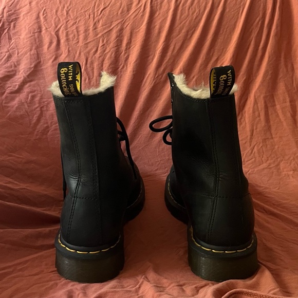 Doc Martens Serena boots size 10 black fauxr lined - Picture 3 of 3